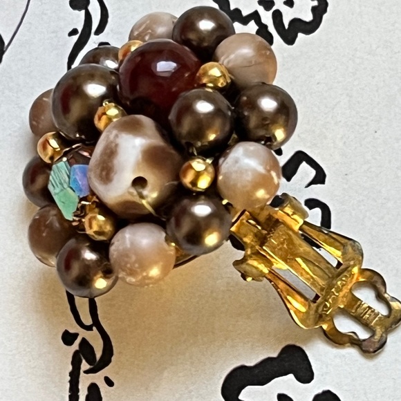 VTG JAPAN Beaded Clip Earrings - Picture 5 of 7